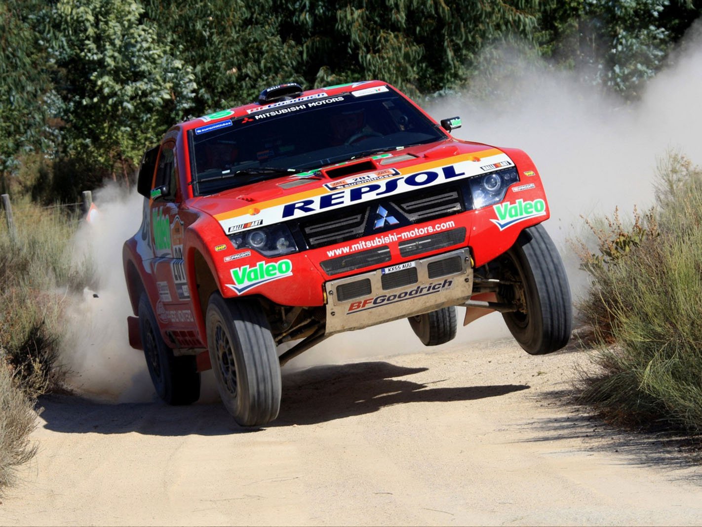 Mitsubishi Pajero Evolution dakar rally corner