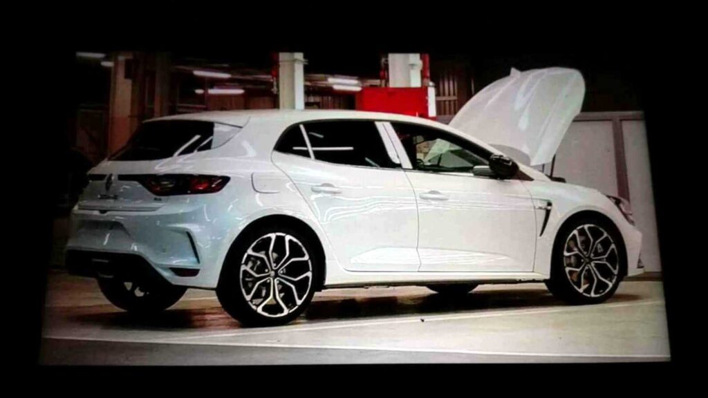 renault megane rs leaked image
