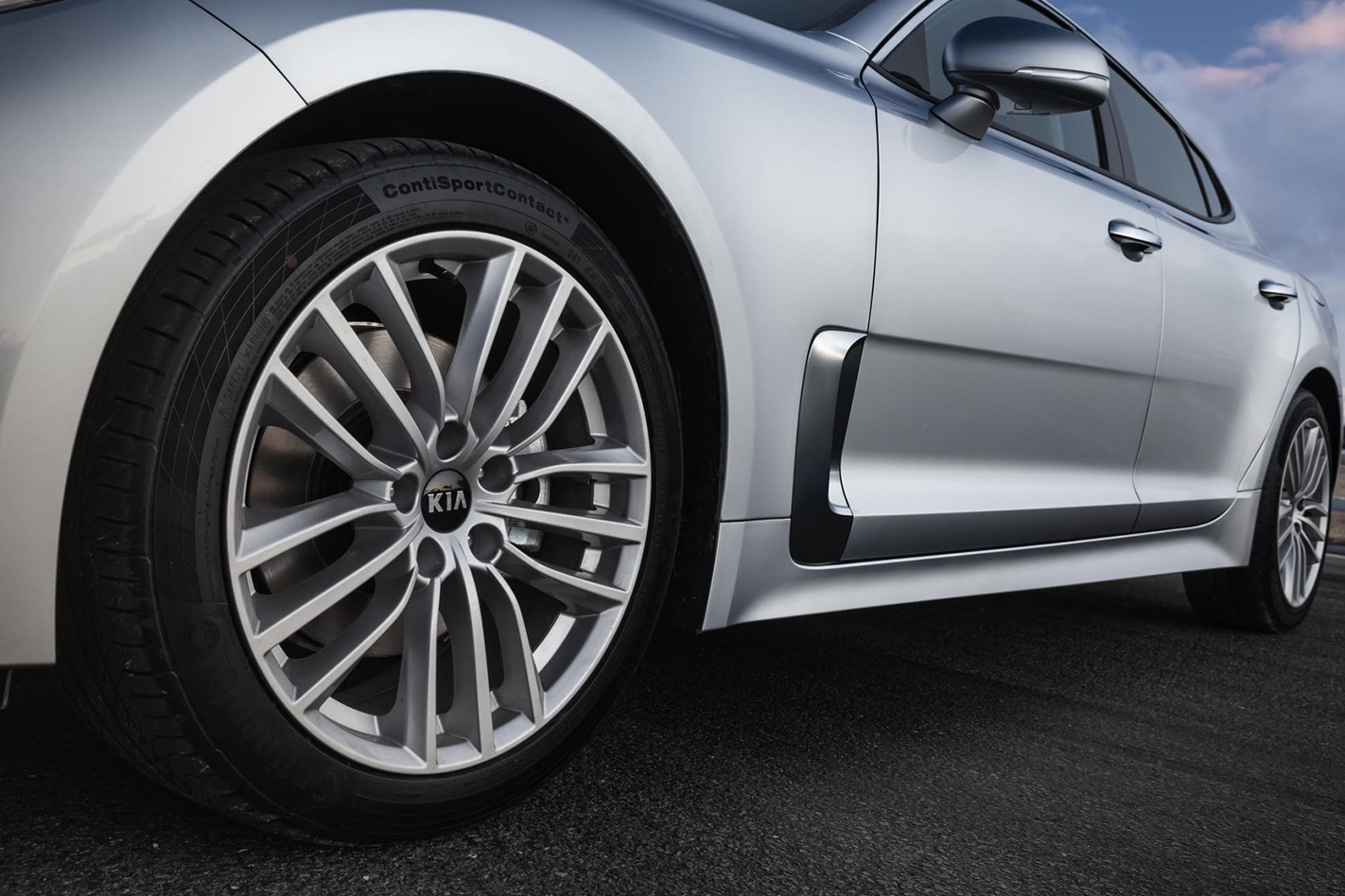 Kia-Stinger-2.0-litre wheel