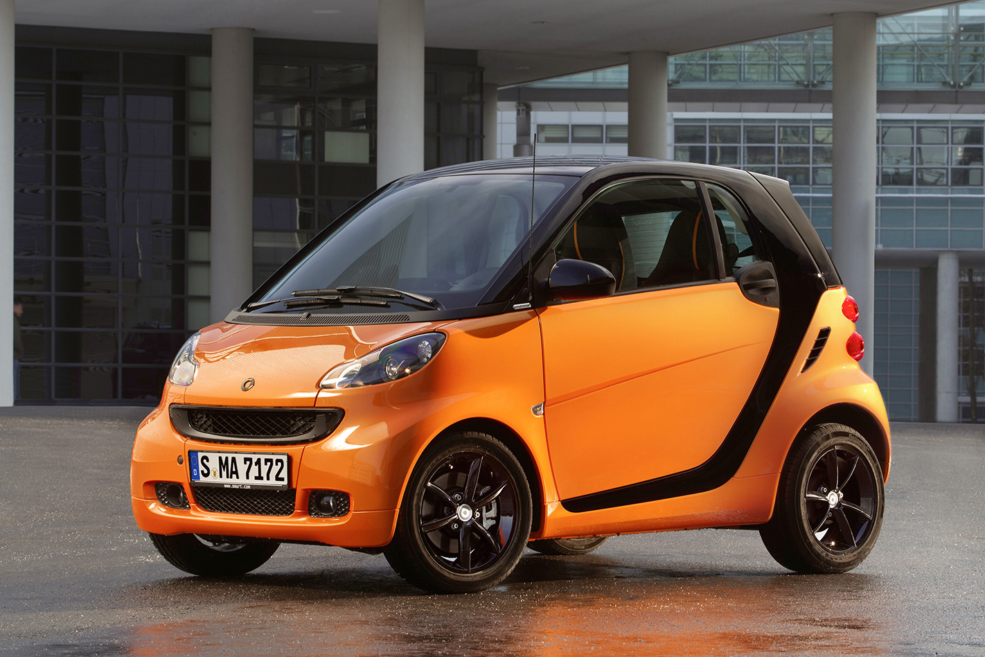 Smart returns to showrooms