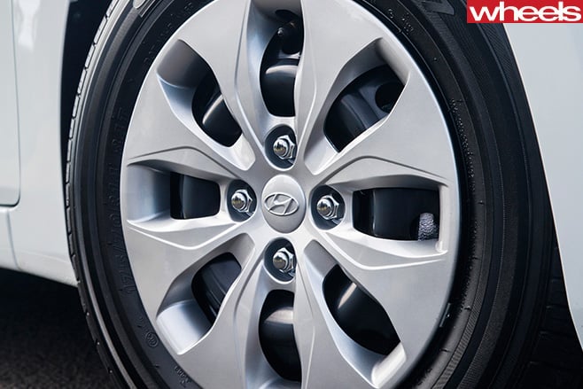 Hyundai -accent -wheel