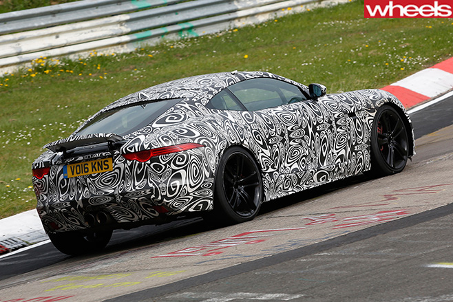 Jaguar -F-Type -side -driving -seat