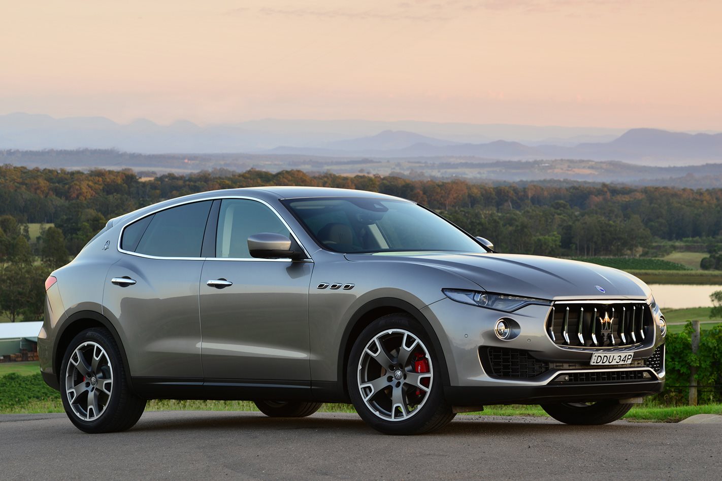 2017 Maserati Levante main
