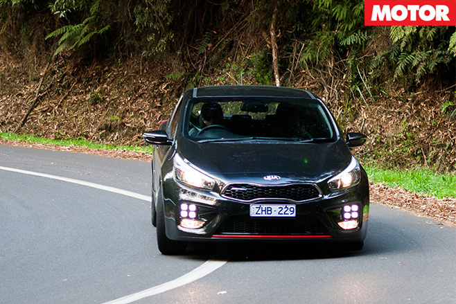 Kia proceed GT turning