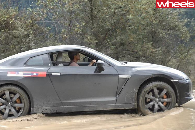 Nissan -GT-R-on -treacherous -road