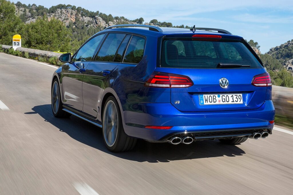 2017 Volkswagen Golf R wagon
