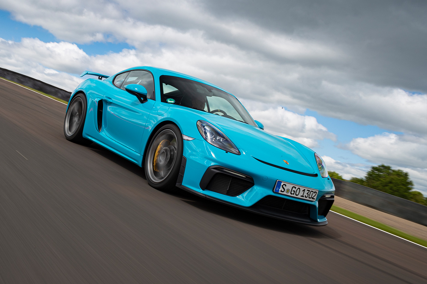 porsche cayman gt4