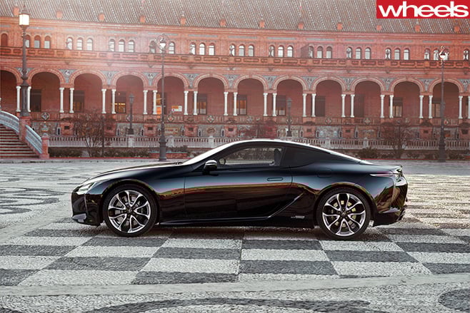 2016-Lexus -LC500h -side