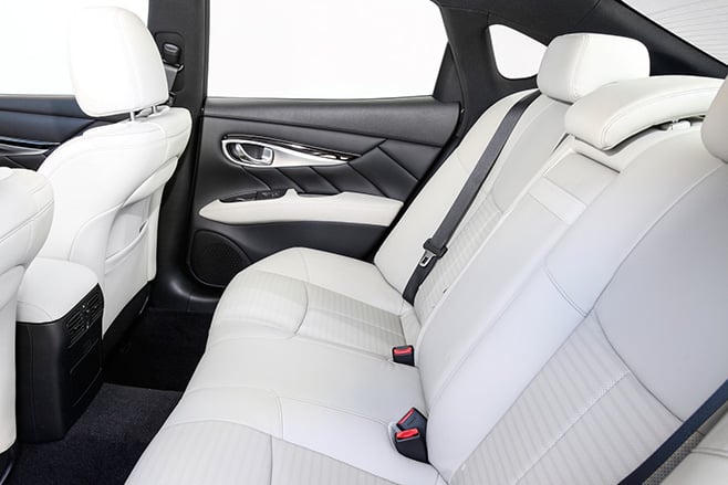 Infiniti -Q70-rear -seats