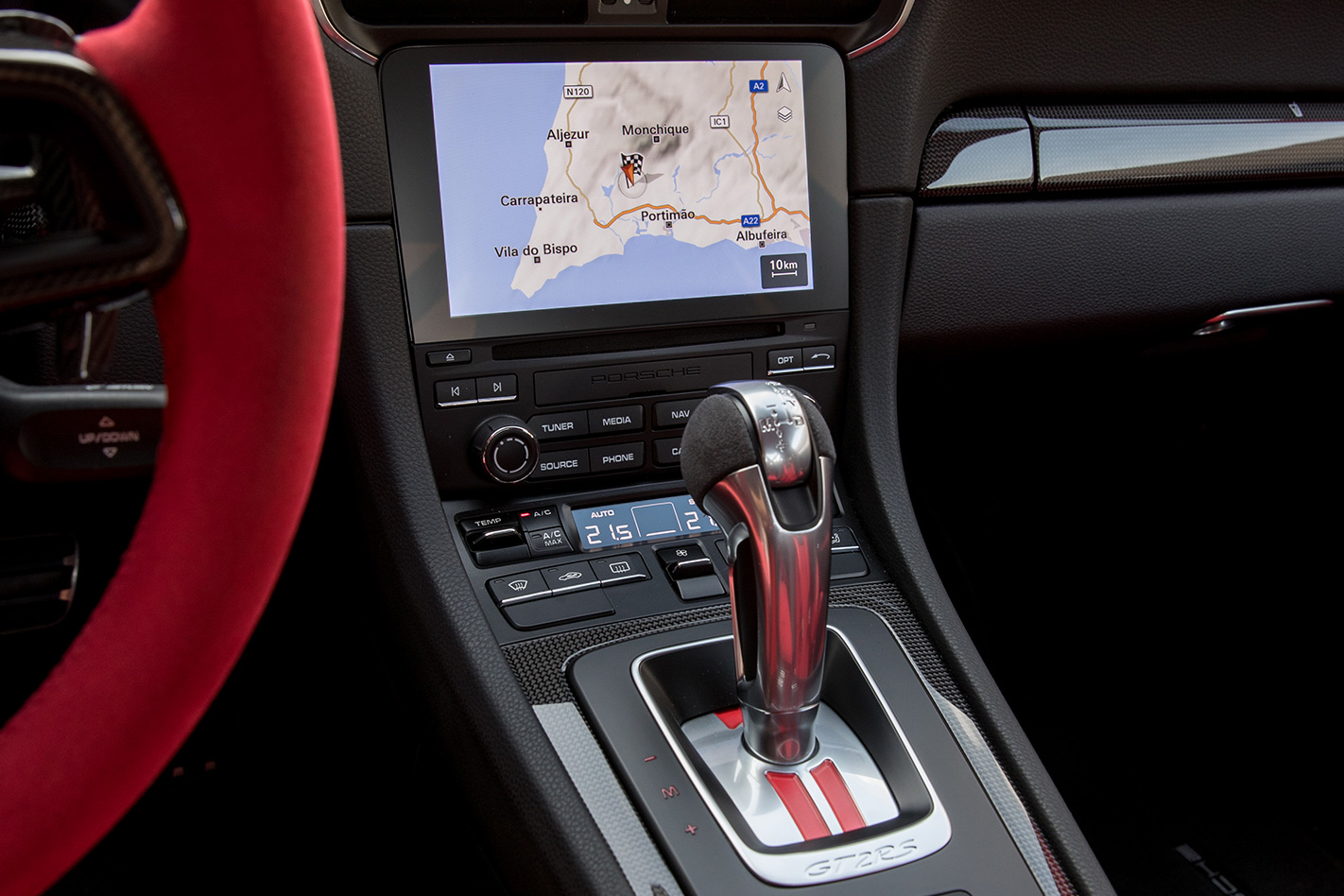 2018 Porsche 911 GT2 RS gear