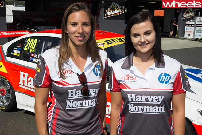 Simona -de -Silvestro -with -supercars -at -Sydney -harbour -bridge