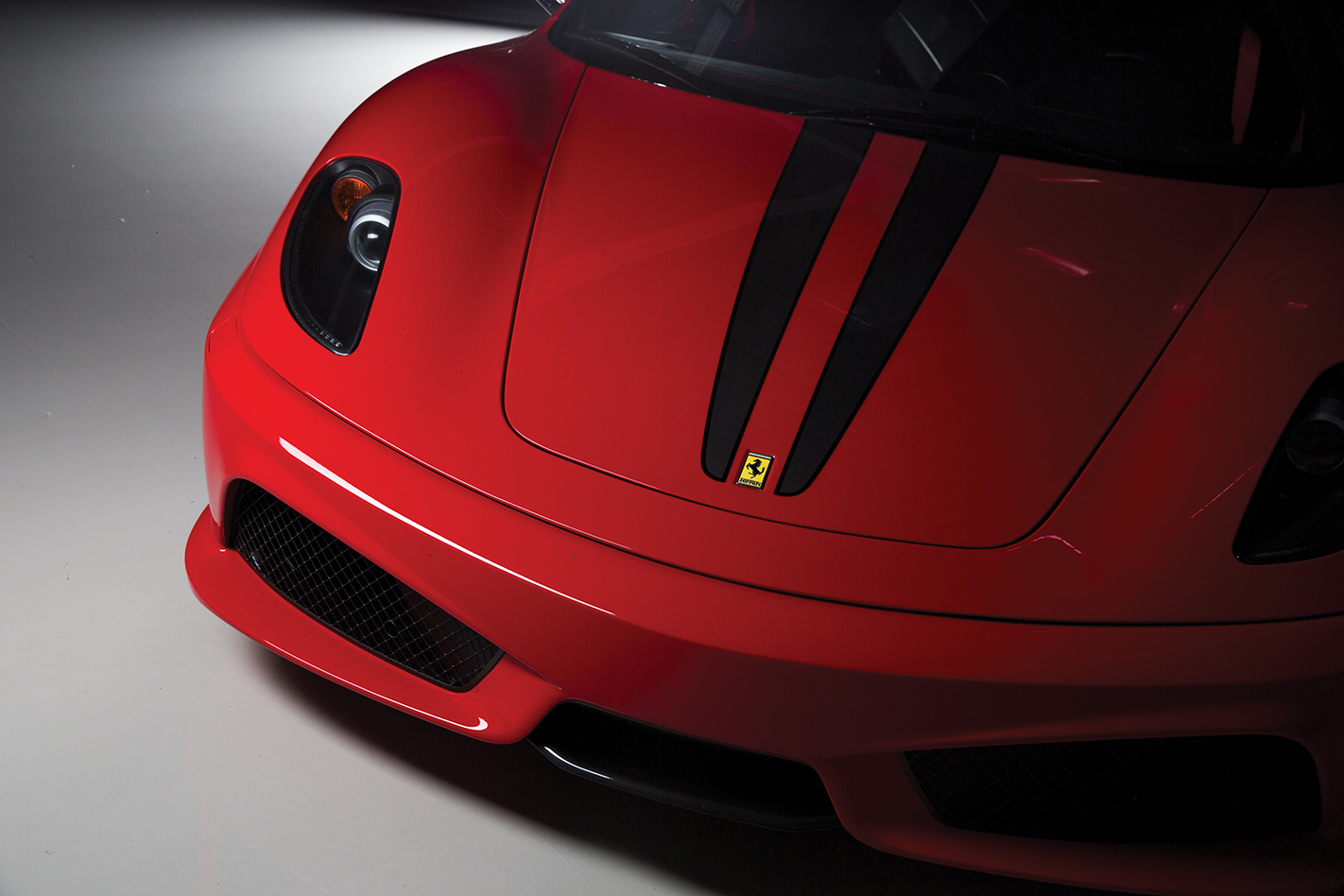 2009-Ferrari-430-Scuderia front bonnet.jpg