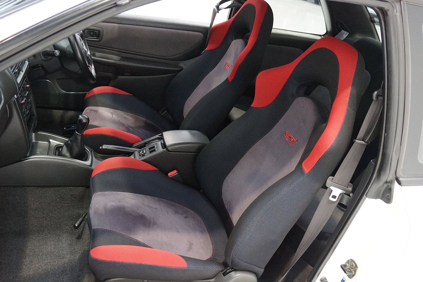 1999-Subaru-Impreza-WRX-STI-Version-V-interior.jpg