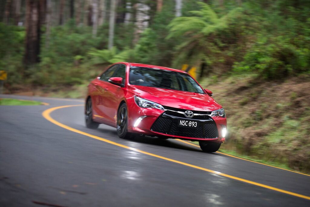 2015 Toyota Camry Atara SX review