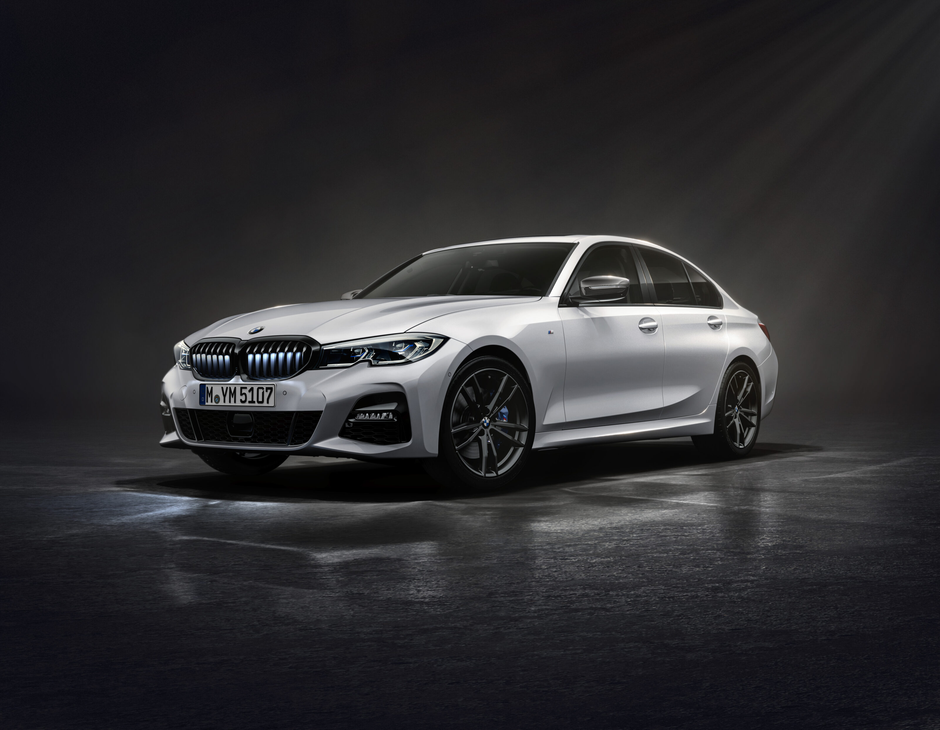 BMW 330i Iconic Edition