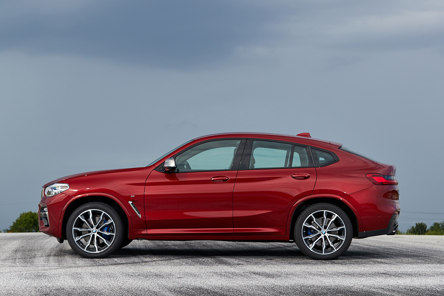 2019 BMW X4 side