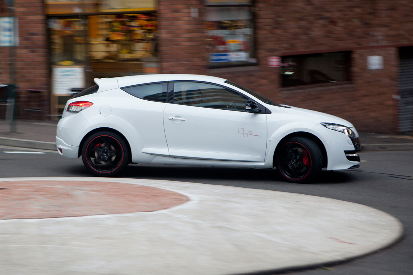 2012-Renault-Megane-RS265-exterior.jpg