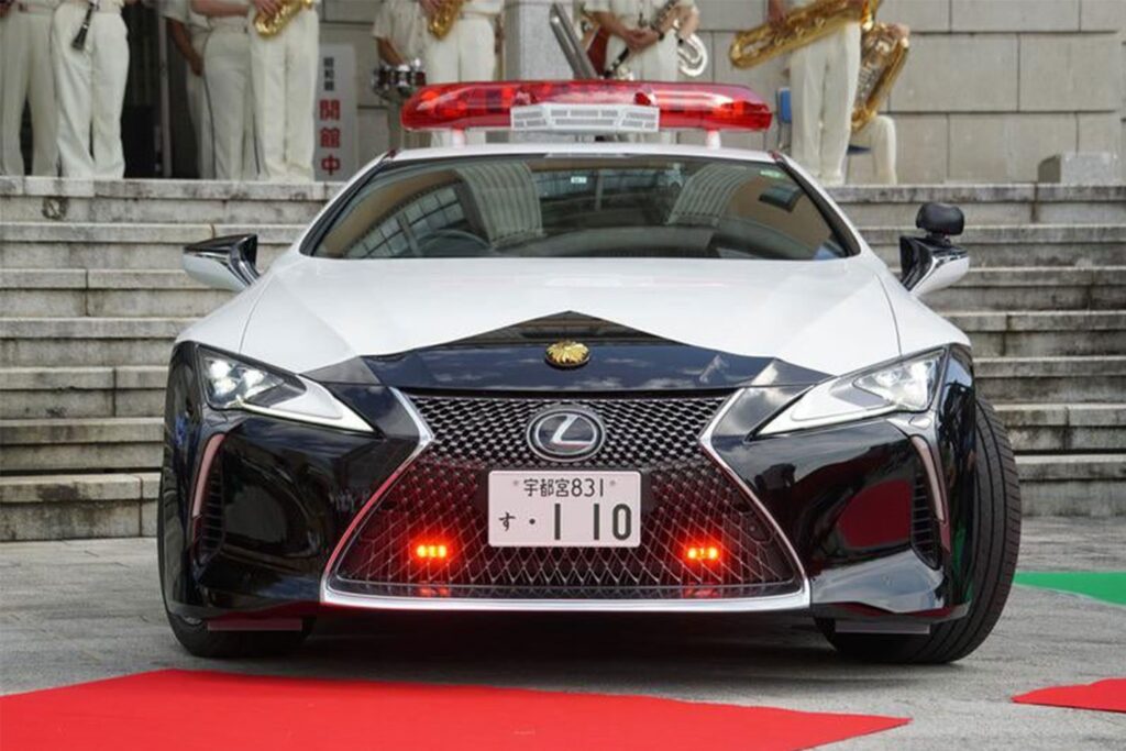 Lexus LC500 police car Japan