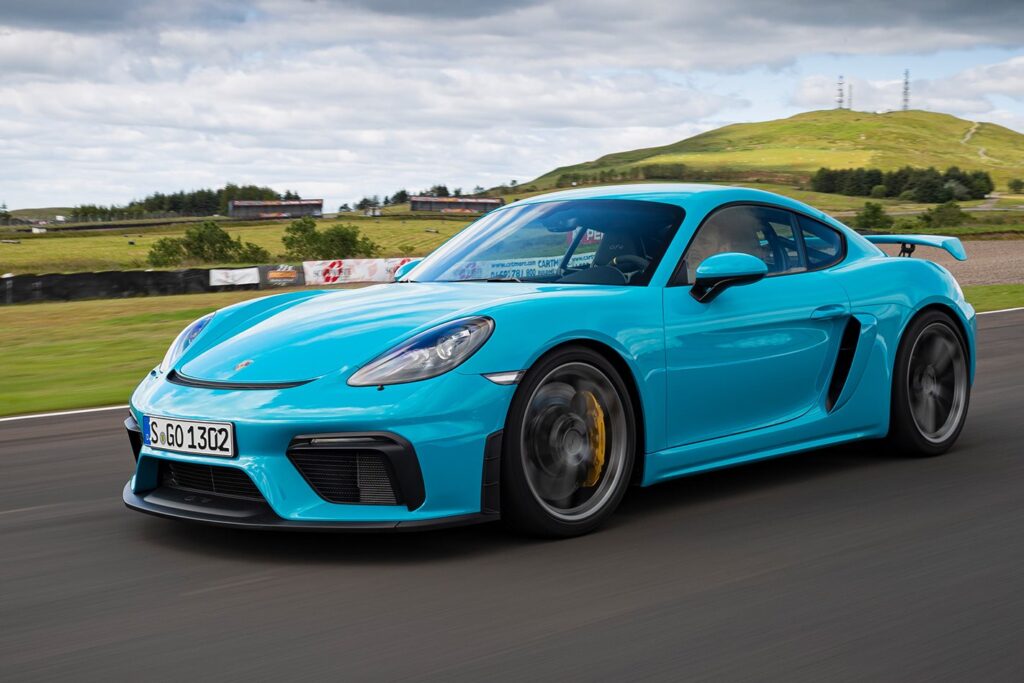 Porsche 718 Cayman GT4