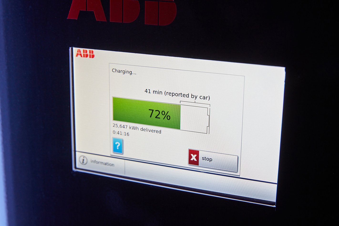 Audi e-tron charging