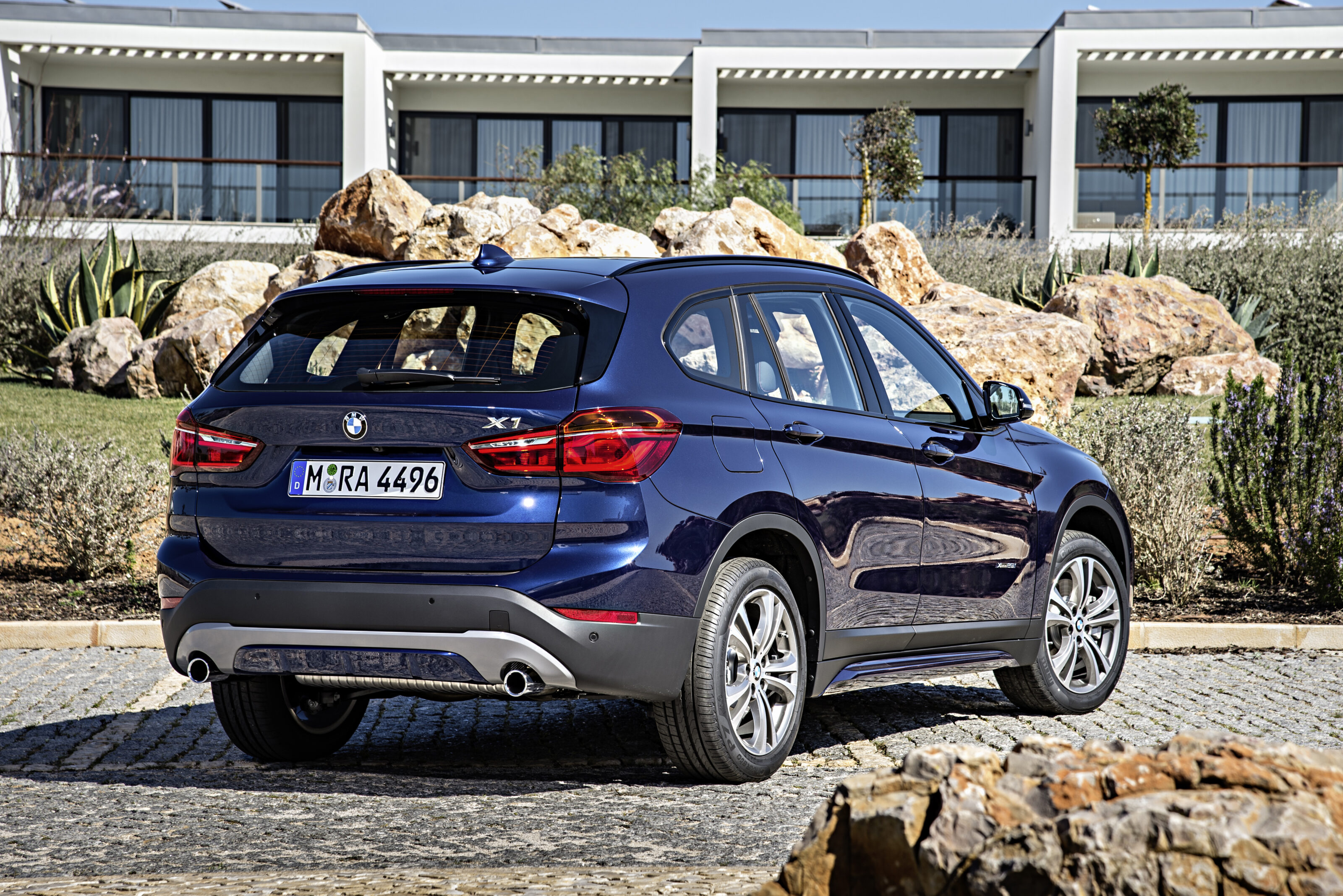 BMWX12