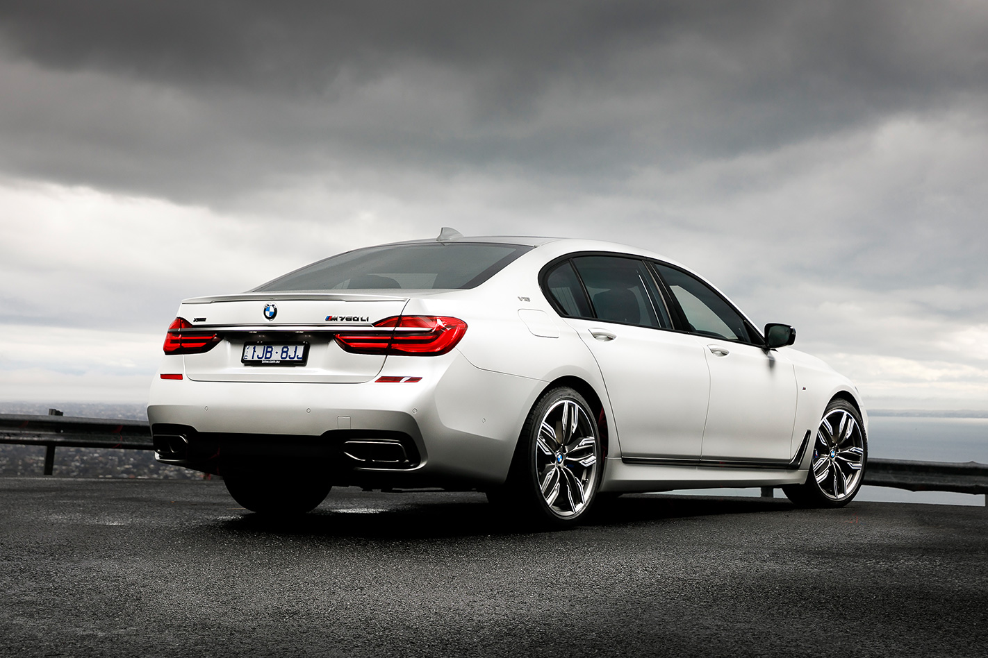 2017-BMW-M760Li-xDrive-exterior.jpg