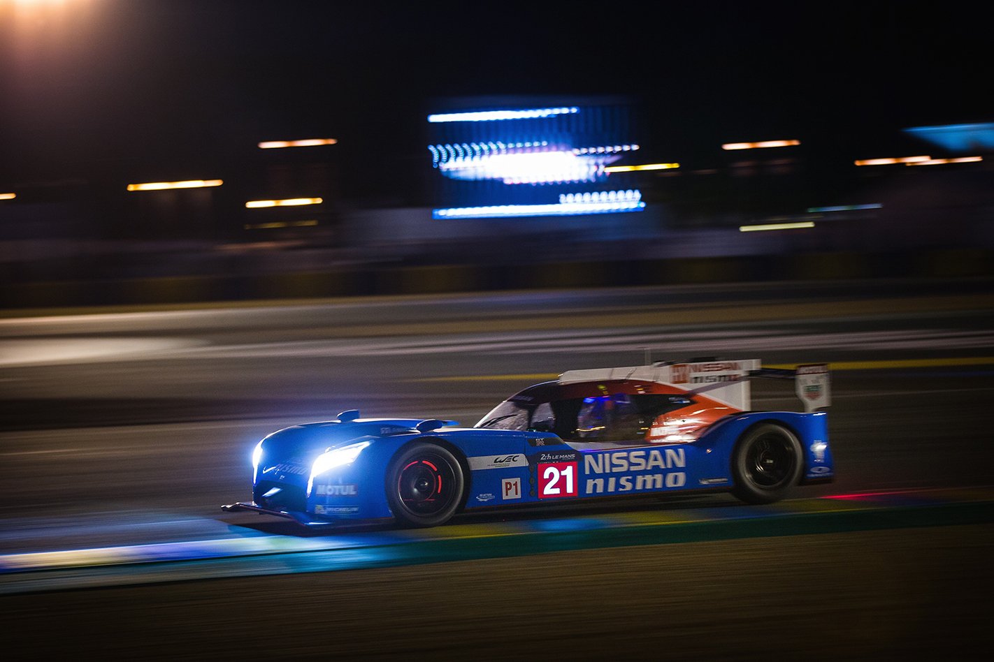 Nissan LMP1 Le Mans racer
