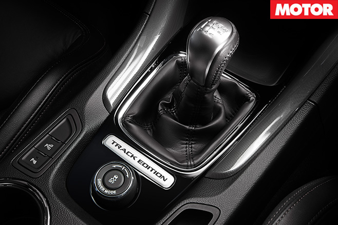 HSV Clubsport R8 Track Edition manual