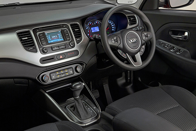2017 Kia Rondo interior