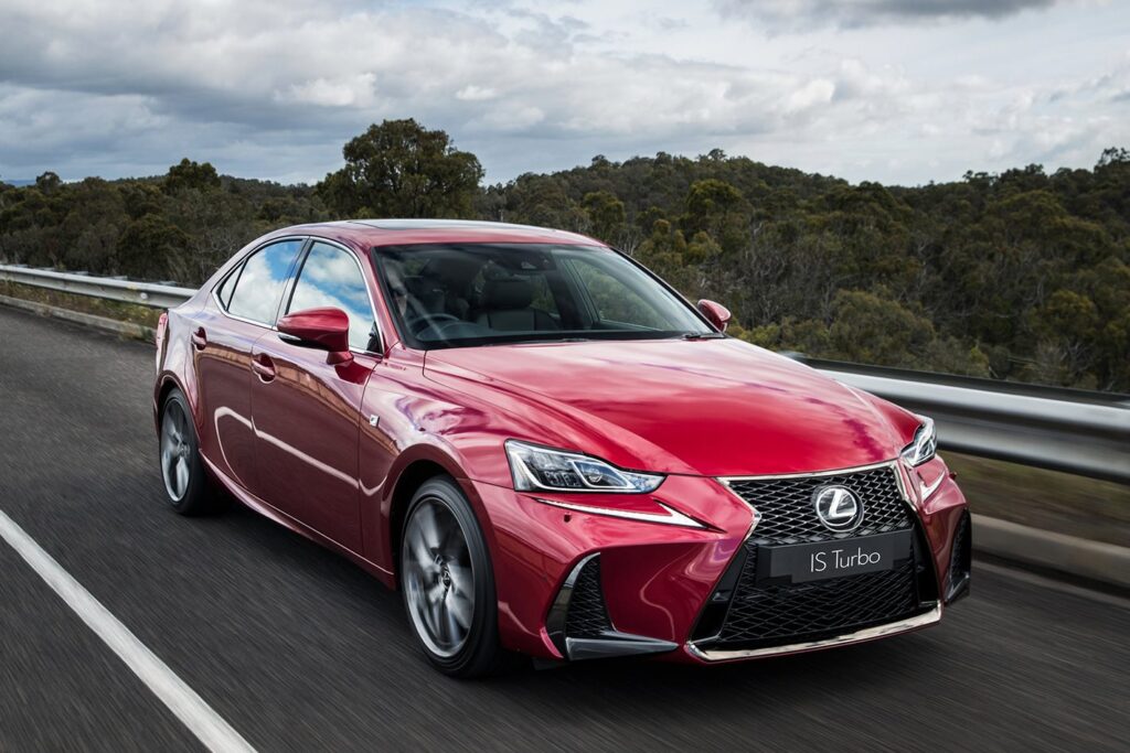 2017 Lexus IS sedan review
