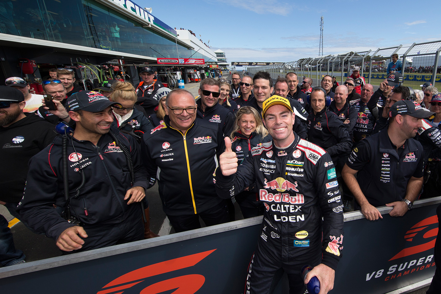 Lowndes -powers -closer -at -Phillip -Island -2