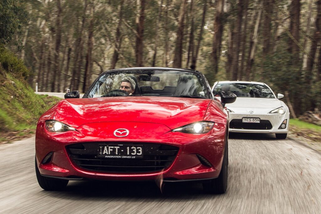 2016 Mazda MX-5 GT 2.0 v Toyota 86 GTS comparison review