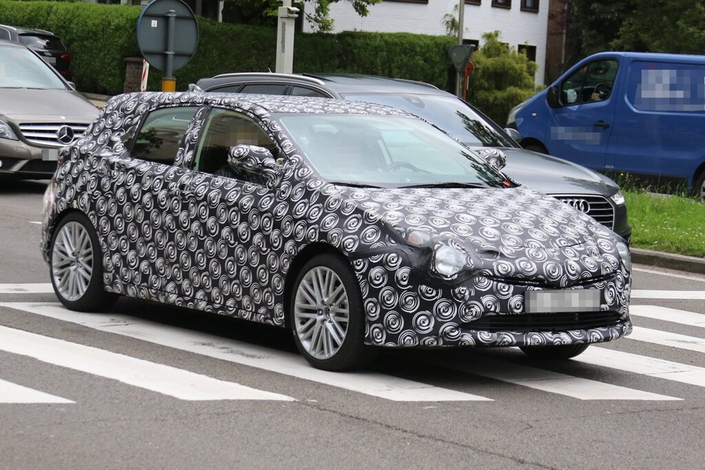 Toyota Auris Corolla spy pic photo