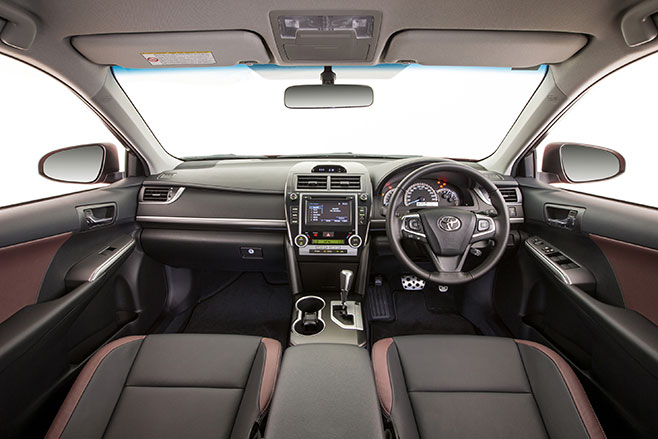 H 658_hr _15Camry _35