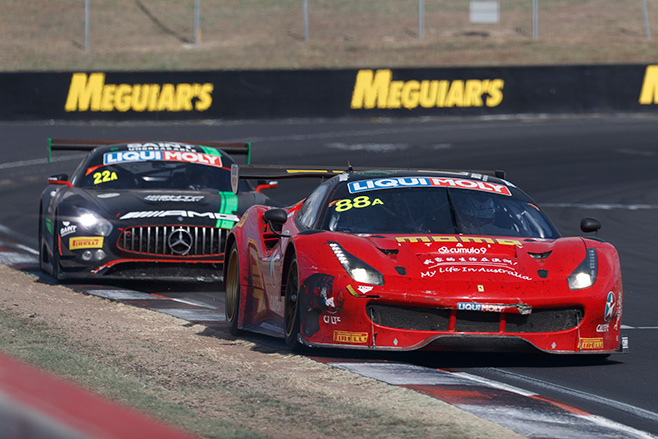 658_Ferrari -and -Mercedes -at -the -2017-Bathurst -12-Hour