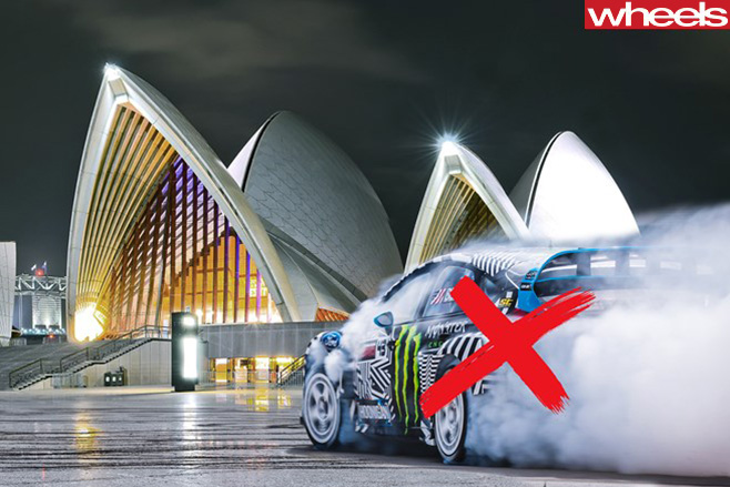 Ken -Block -performing -burnout -sydney -opera -house