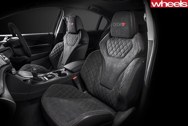 HSV-GTS-R-interior