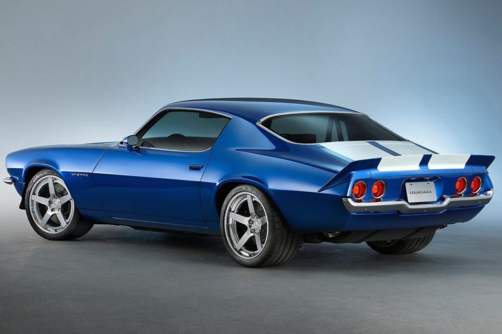 SEMA: Chevrolet Camaro resto mod