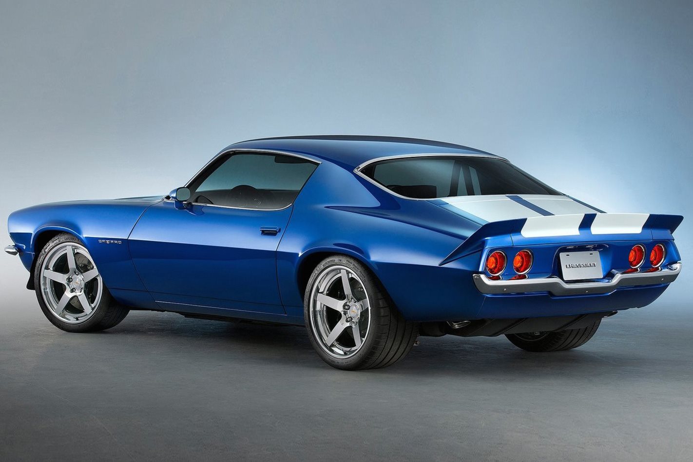 SEMA: Chevrolet Camaro resto mod