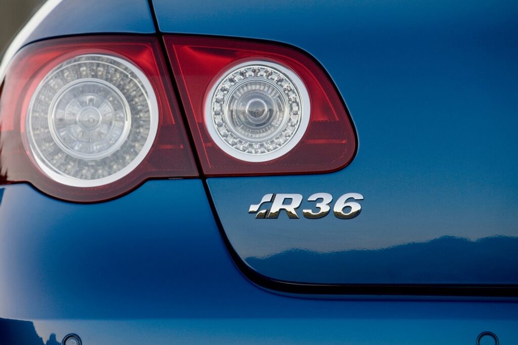 Volkswagen Passat R36