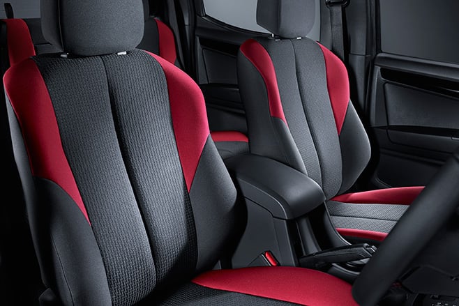 658_2017_Isuzu _D-Max -X-RUNNER_seats