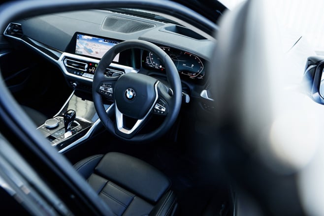 BMW 330i