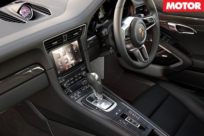 Porsche 991.2 911 Carrera interior