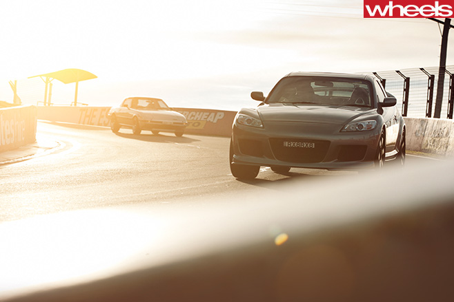 2008-Mazda -RX-8-with -1979-Mazda -RX-7-track -day