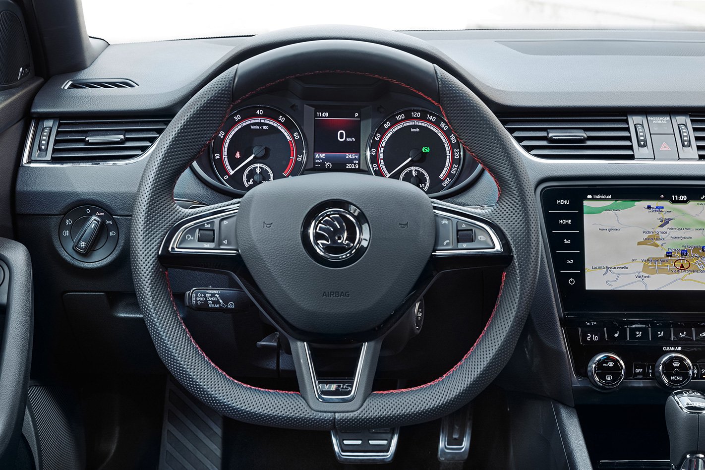 2018 Skoda Octavia RS245 cabin.jpg