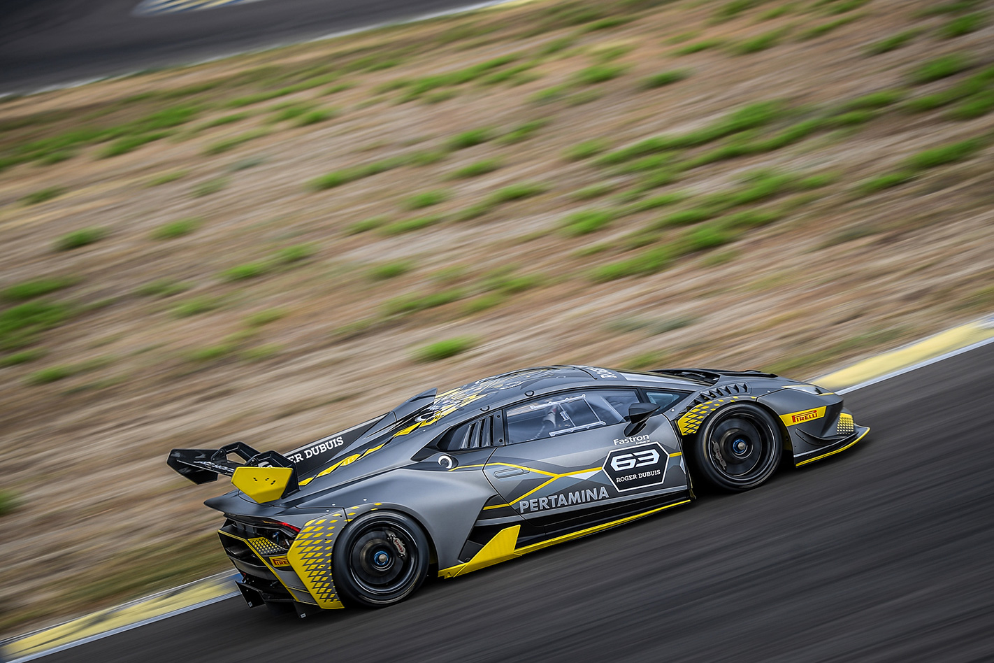Lamborghini-Huracán-Super-Trofeo-side.jpg