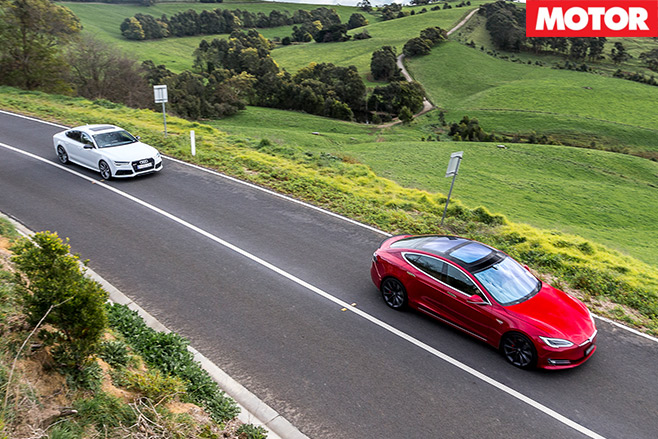 Tesla -P90D-vs -Audi -RS7-Performance -4