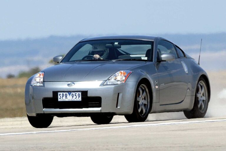 Performance Car of the Year 2004 4th place Nissan 350Z Track