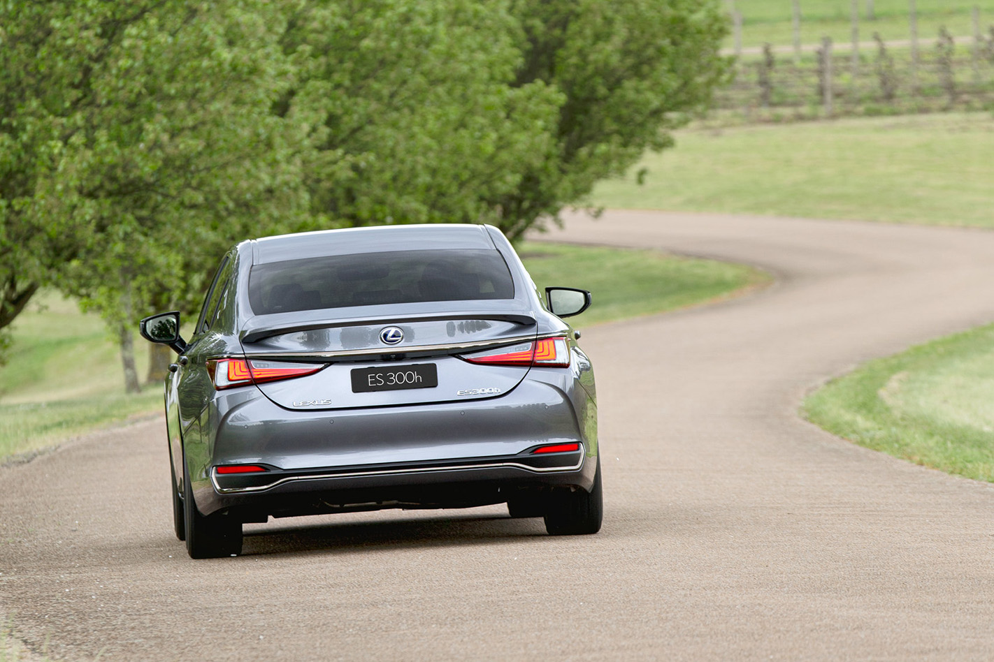 lexus es 300h f sport review