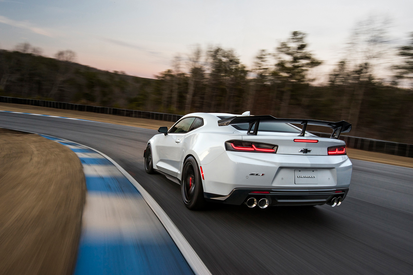 2018-Chevrolet-Camaro-ZL1-1LE-rear.jpg